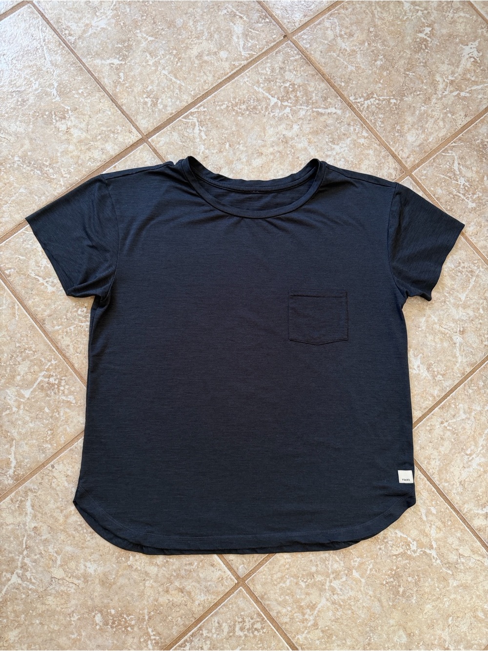 Vuori Lux Performance Pocket Tee - Picture 2 of 4